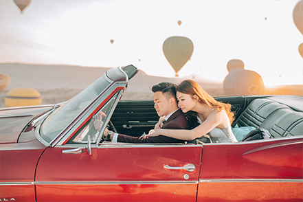 Cappadocia Vintage Car Pre-Wedding Hot Air Balloons